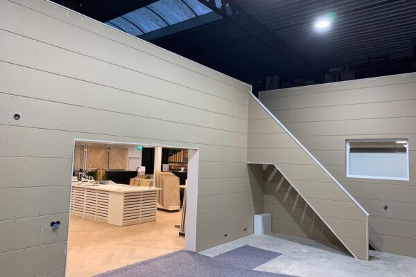 Refracon Bouw Velsen-Noord Ombouw showroom Parketmeester Hoogland Vloeren