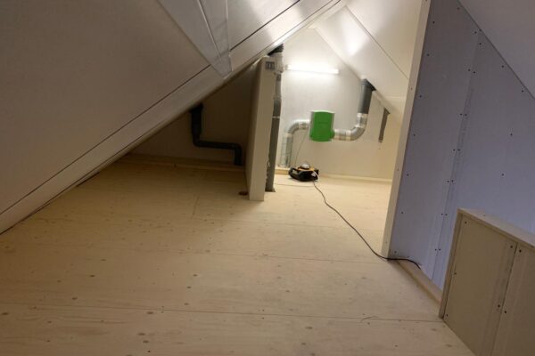 Refracon Bouw Velsen-Noord Herinrichting van een bovenverdieping